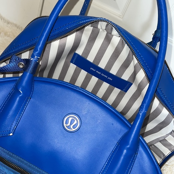 Gorgeous LULULEMON tote - Picture 8 of 9